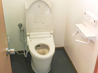 トイレリフォーム キャビネット収納をつけた、便利なトイレ